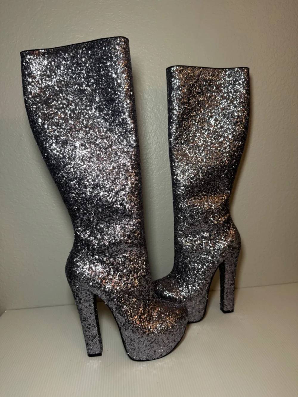 Vintage Luichiny Glitter Hot to Trot Platform Knee-High Boots – Pewter - Picture 5 of 8